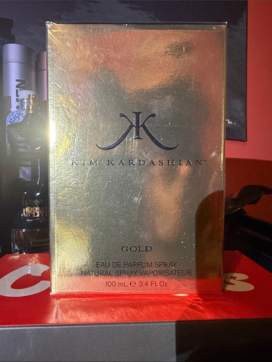KIM KARDASHIAN Accessories - Kim Kardashian Gold Eau de Parfum - women’s 100ml 3.4oz new sealed.